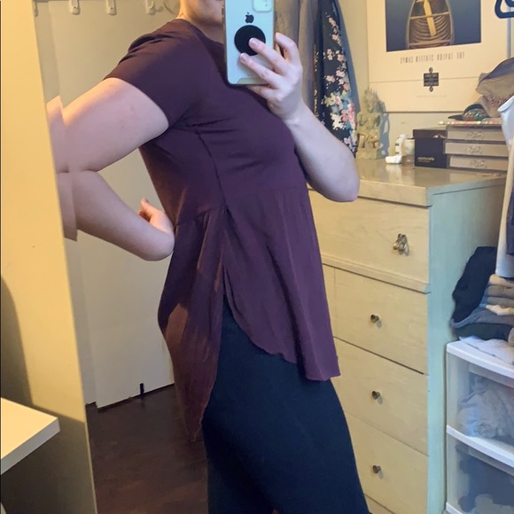 Size Small Wilfred Burgundy Silk Tee - Picture 2 of 6